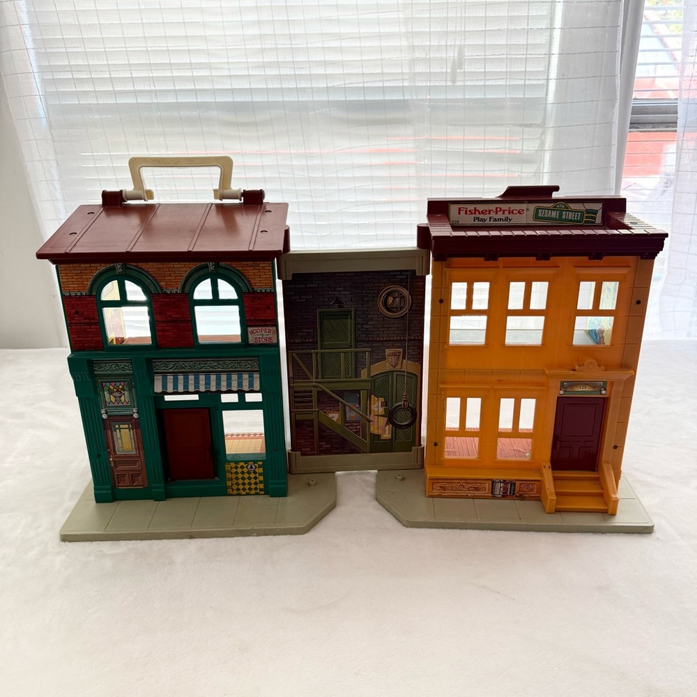 Vintage 1975 Fisher-Price Sesame Street Play Family Folding Dollhouse #938 - Picture 8 of 14